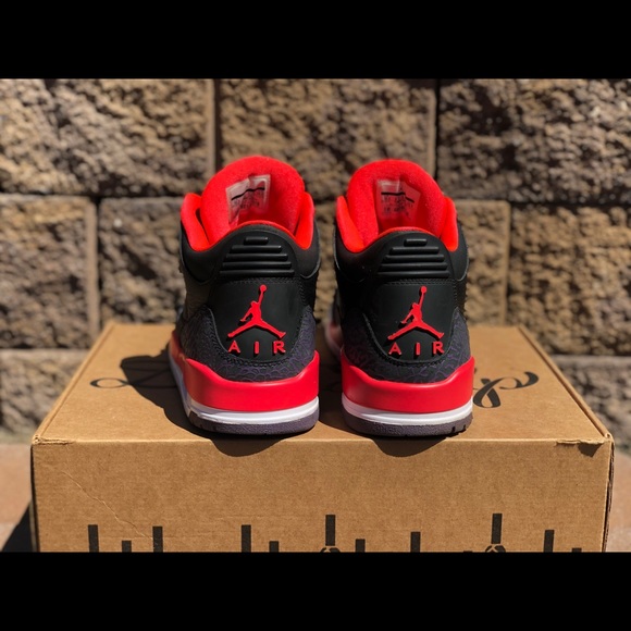 Air Jordan 3 Retro Crimson - Picture 12 of 16